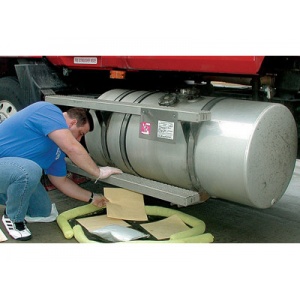 under_truck_02